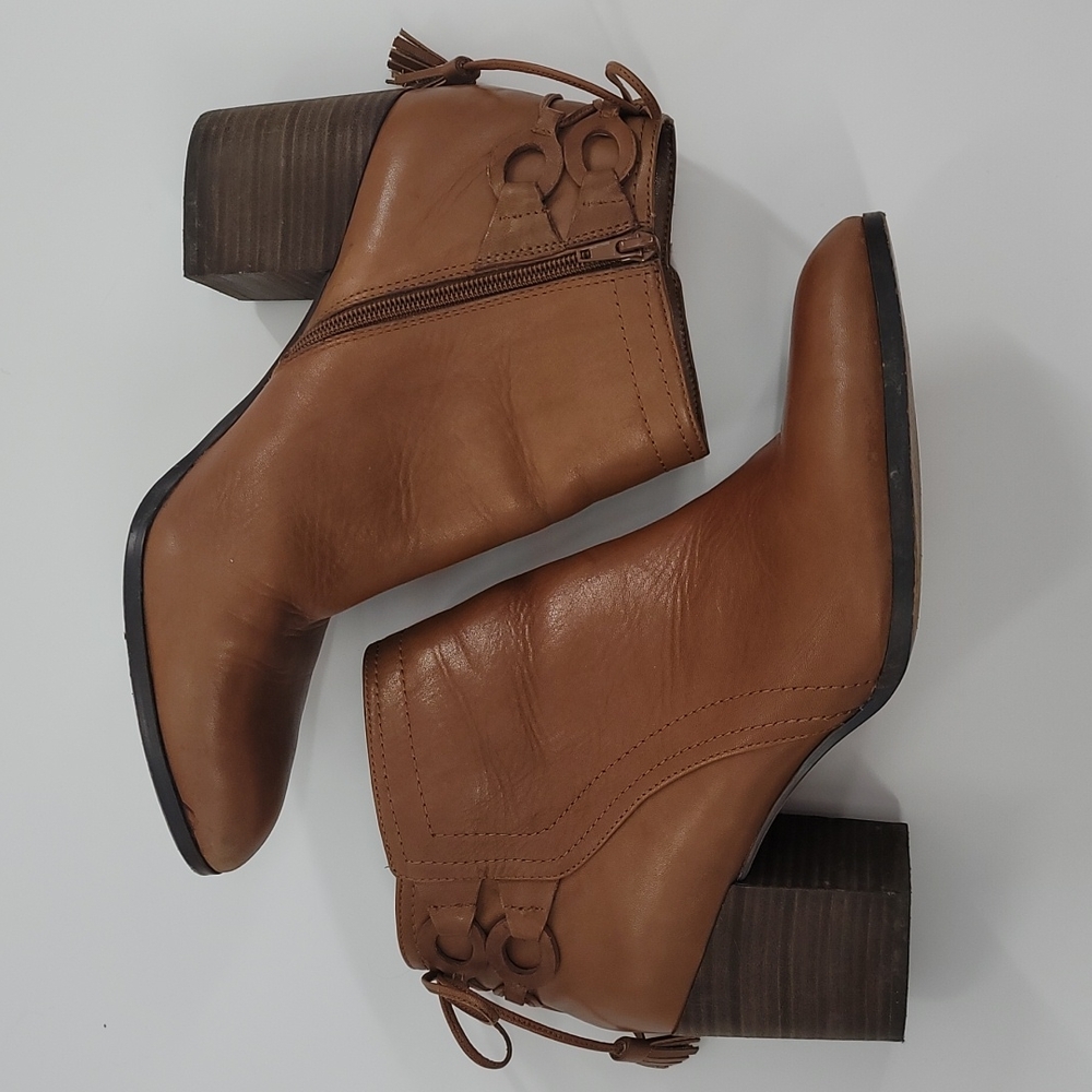 Vince Camuto Brown Booties size 12